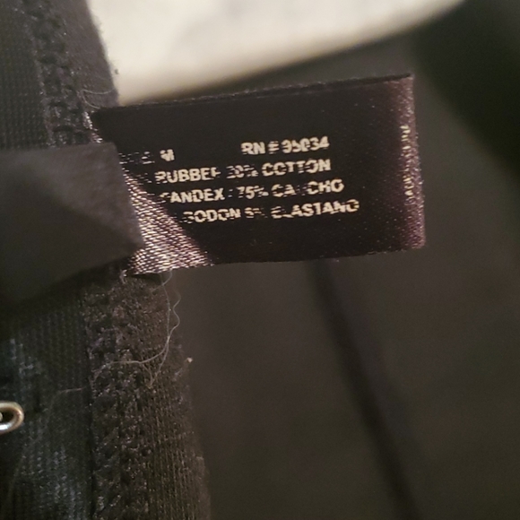 Corset🖤🎀 - Picture 2 of 3